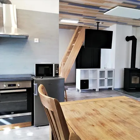 Pod Capy, Apartman *